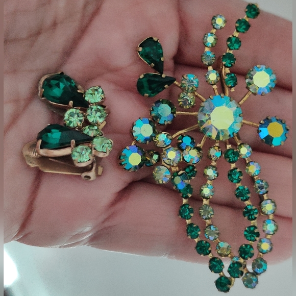 Vintage Made in Austria Crystal Brooch and Earrings Set - Picture 13 of 13